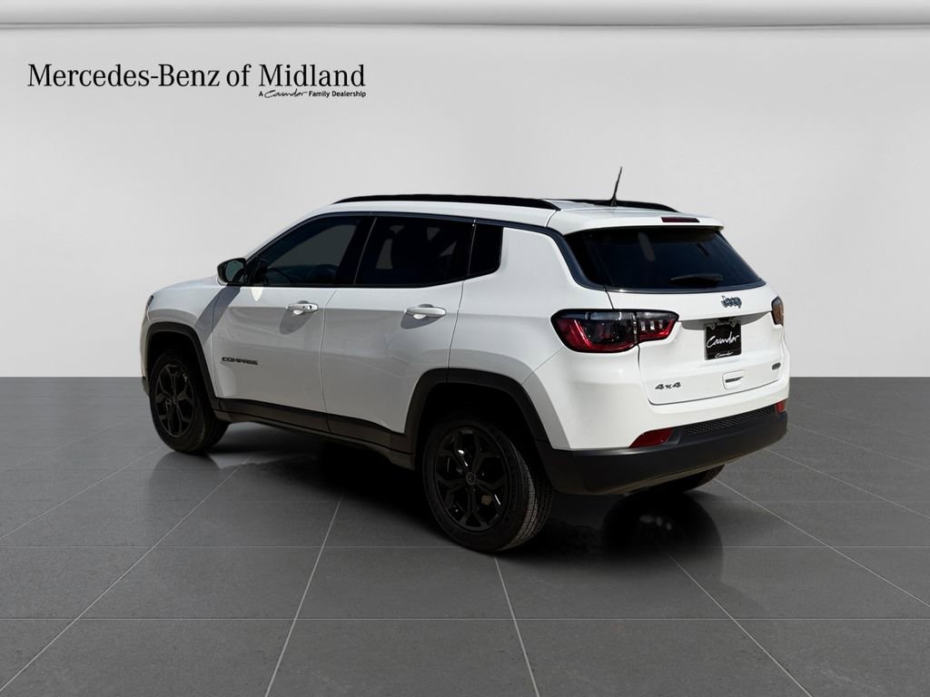 Used 2025 Jeep Compass Latitude image 5