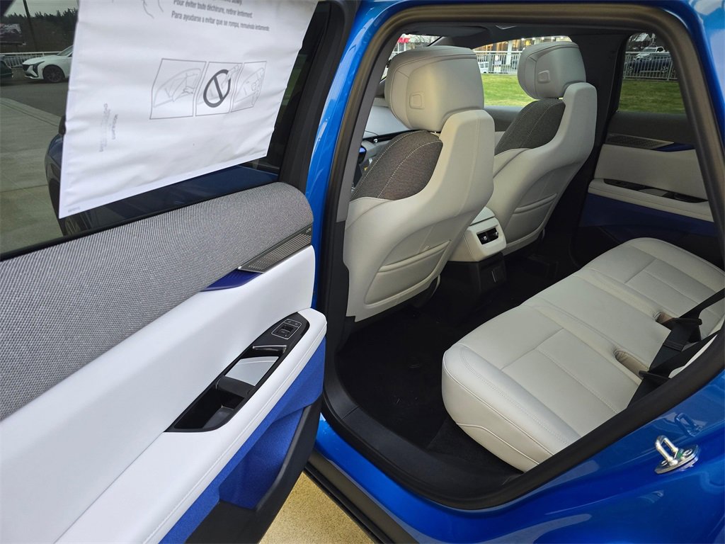 New 2026 Cadillac Optiq Luxury 1 image 15