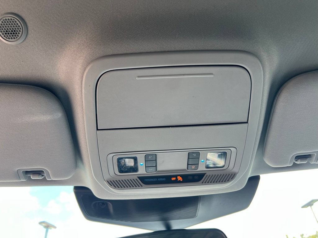 Used 2024 Ford Explorer XLT w/ Equipment Group 202A AWD/4WD image 39