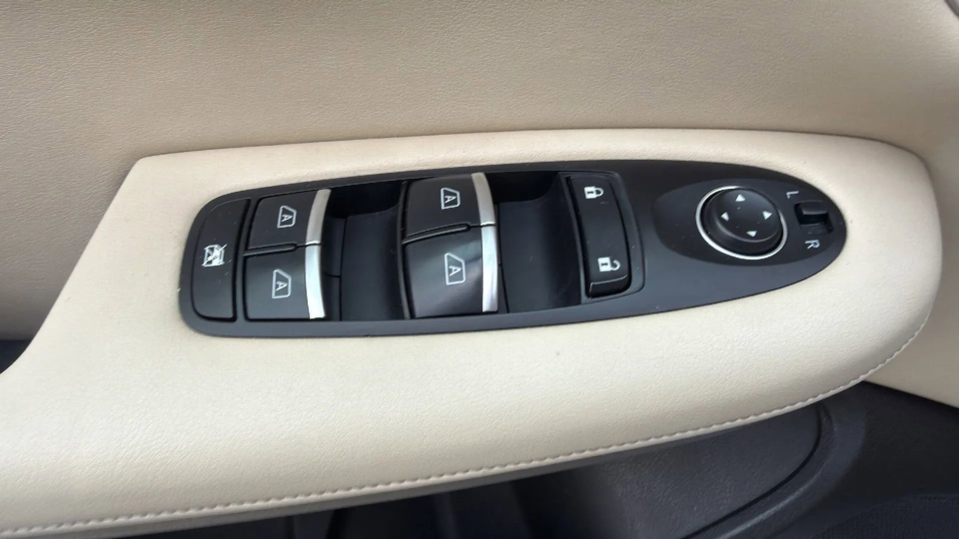 Used 2019 INFINITI QX50 Essential w/ Premium Heat Package image 17