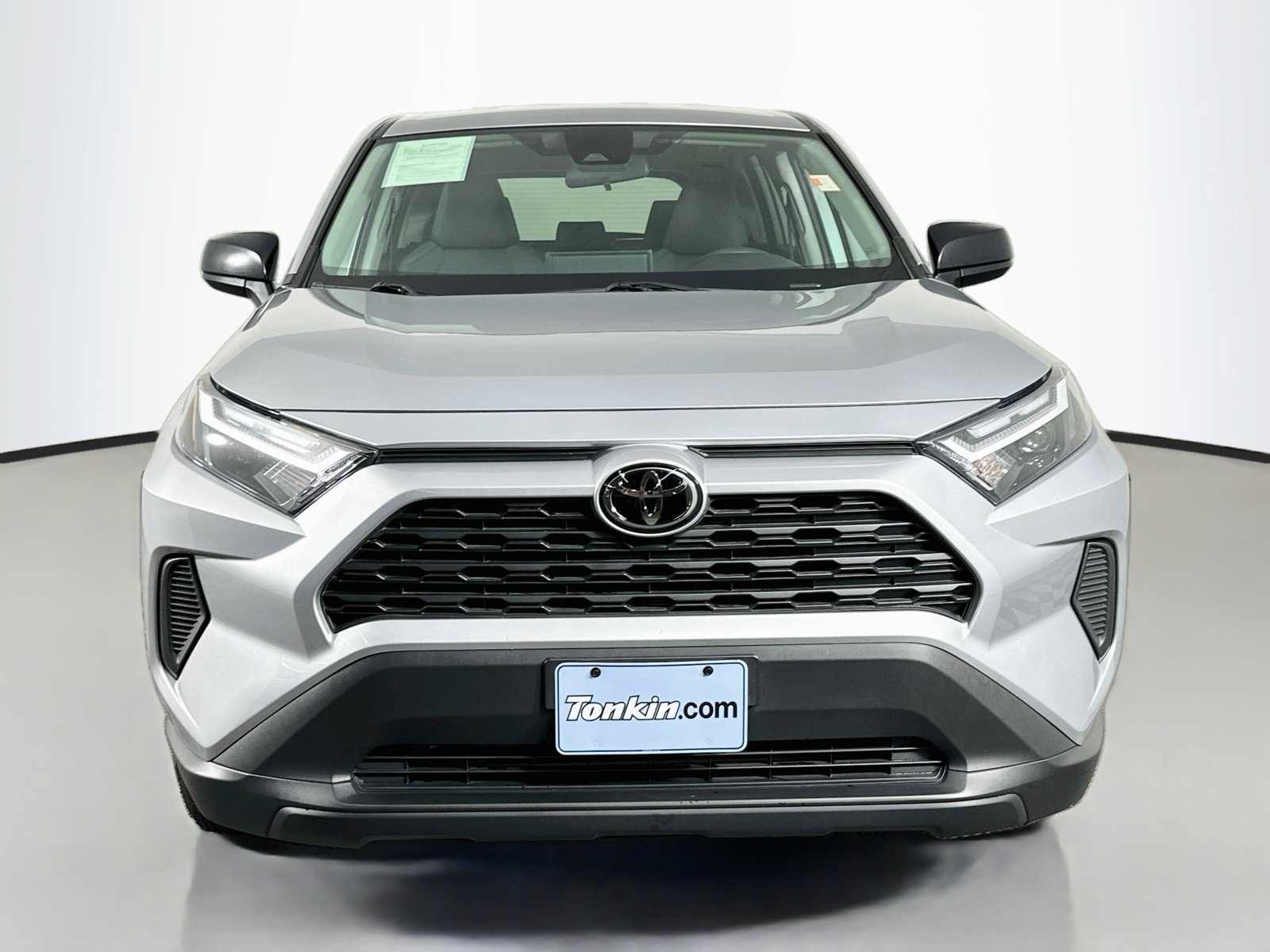 Used 2025 Toyota RAV4 LE AWD/4WD image 2