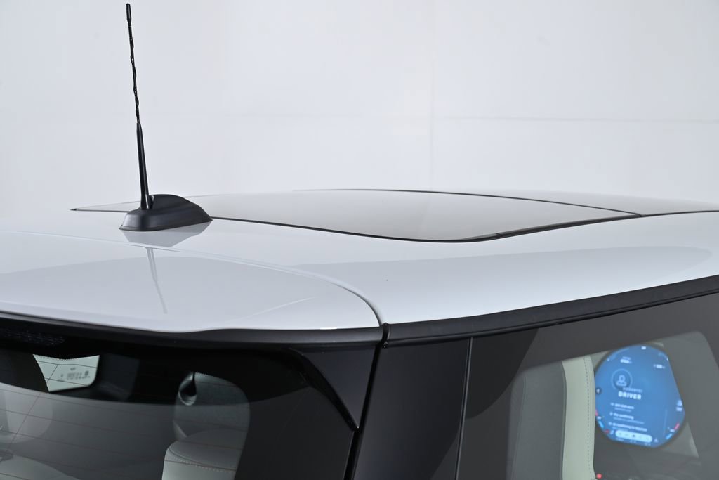 Certified 2025 MINI Cooper 2-Door Hardtop image 11