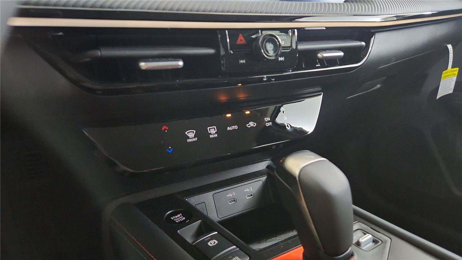 Certified 2025 Nissan Kicks SR FWD image 27