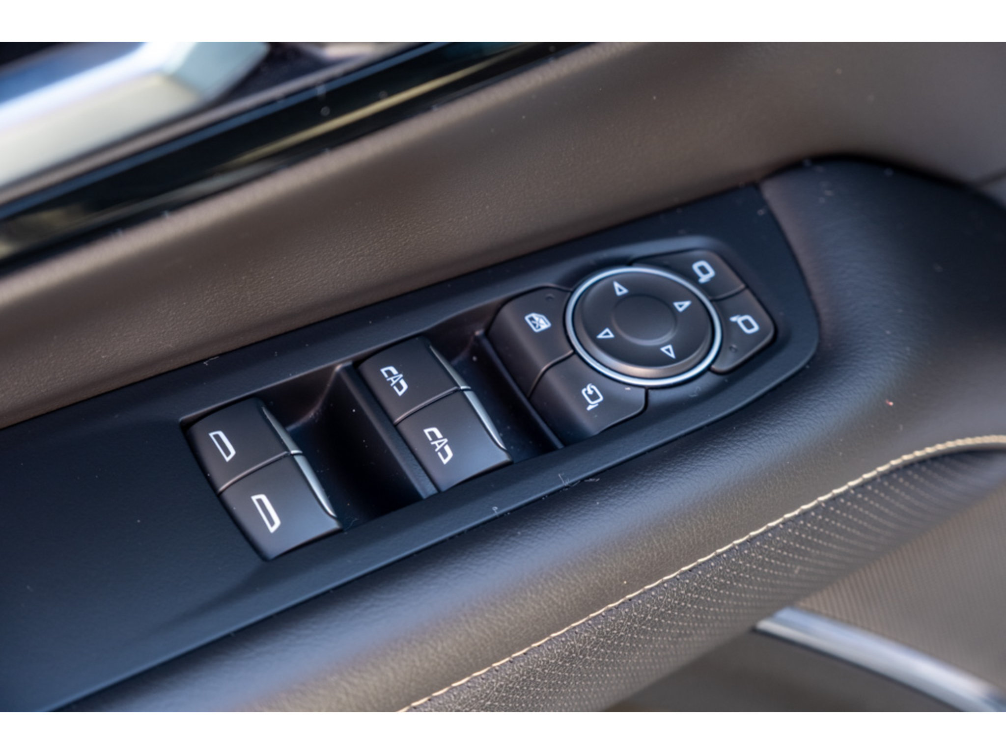 Used 2025 Chevrolet Tahoe Premier AWD/4WD image 14