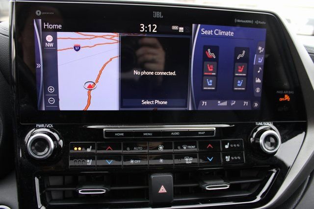 Used 2020 Toyota Highlander Limited image 30