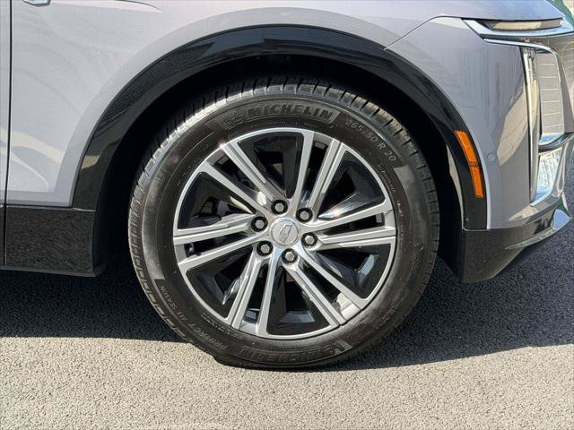 Used 2025 Cadillac Lyriq Luxury AWD/4WD image 8