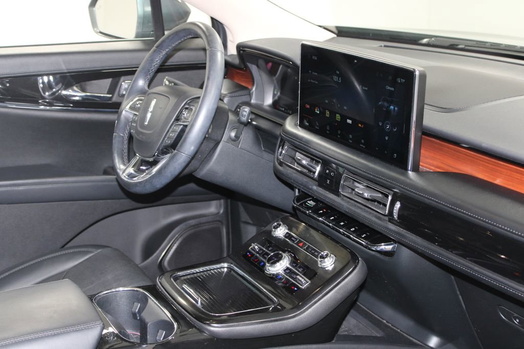 Used 2022 Lincoln Nautilus Reserve w/ Monochromatic Package image 31