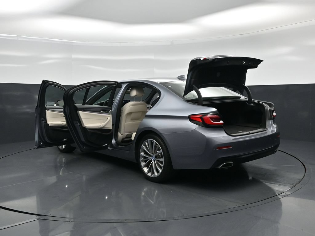 Used 2022 BMW 530e w/ Convenience Package RWD image 32