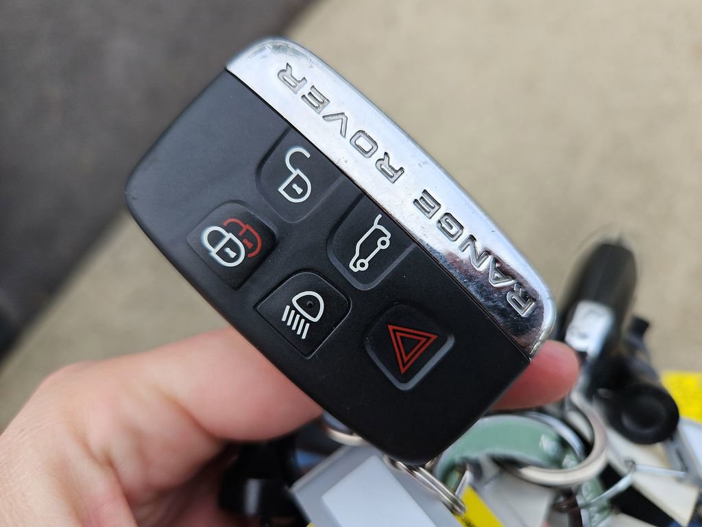 Used 2019 Land Rover Range Rover Evoque image 37