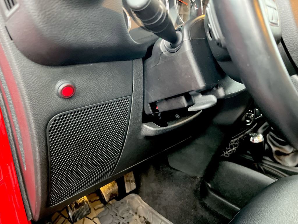 Used 2015 Jeep Wrangler Unlimited Sahara w/ Max Tow Package image 15