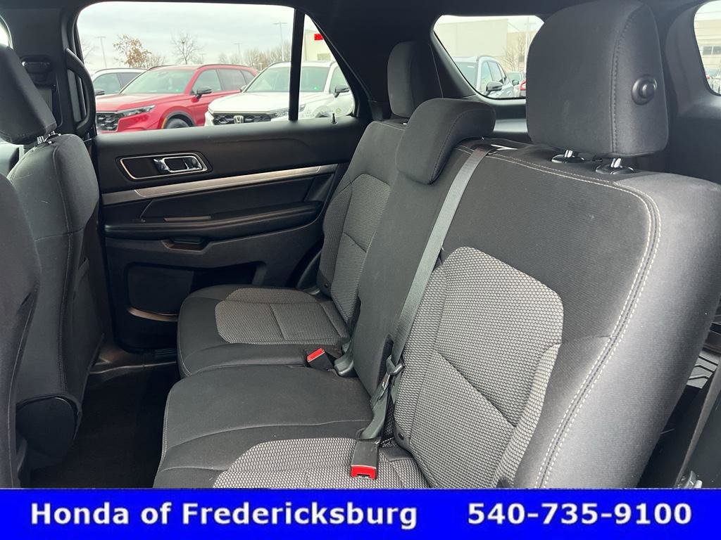 Used 2019 Ford Explorer XLT w/ Class III Trailer Tow Package image 28