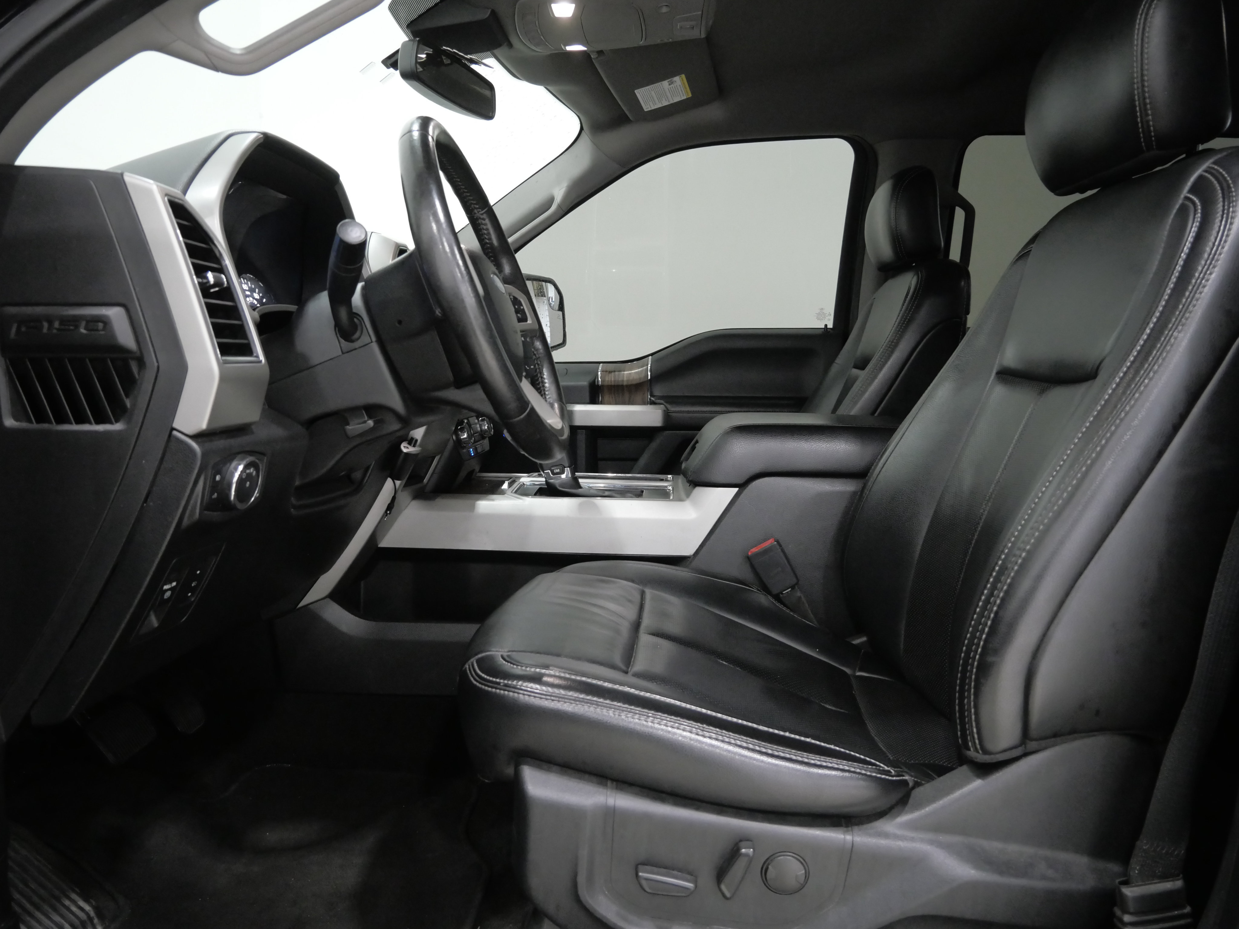 Used 2019 Ford F150 Lariat RWD image 11
