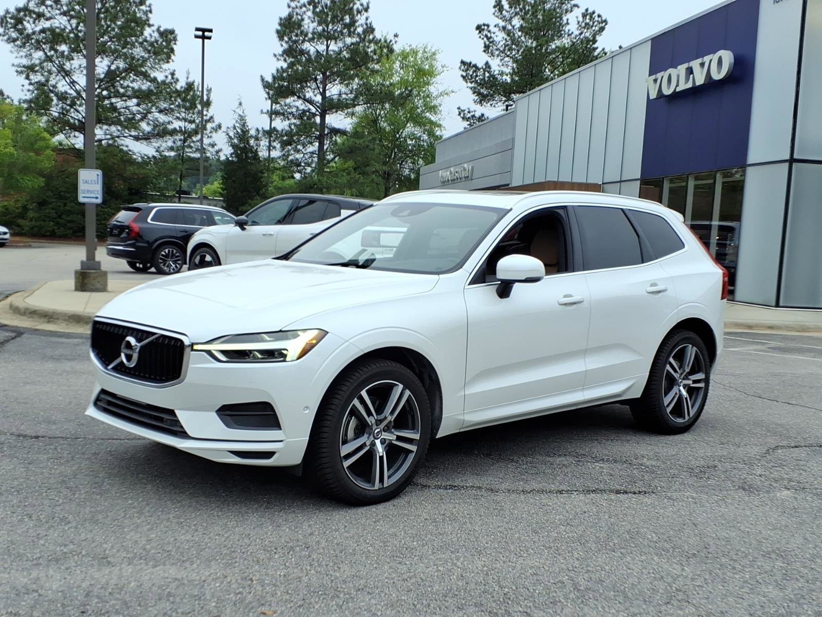 Used 2019 Volvo XC60 T5 Momentum w/ Premium Package FWD image 7