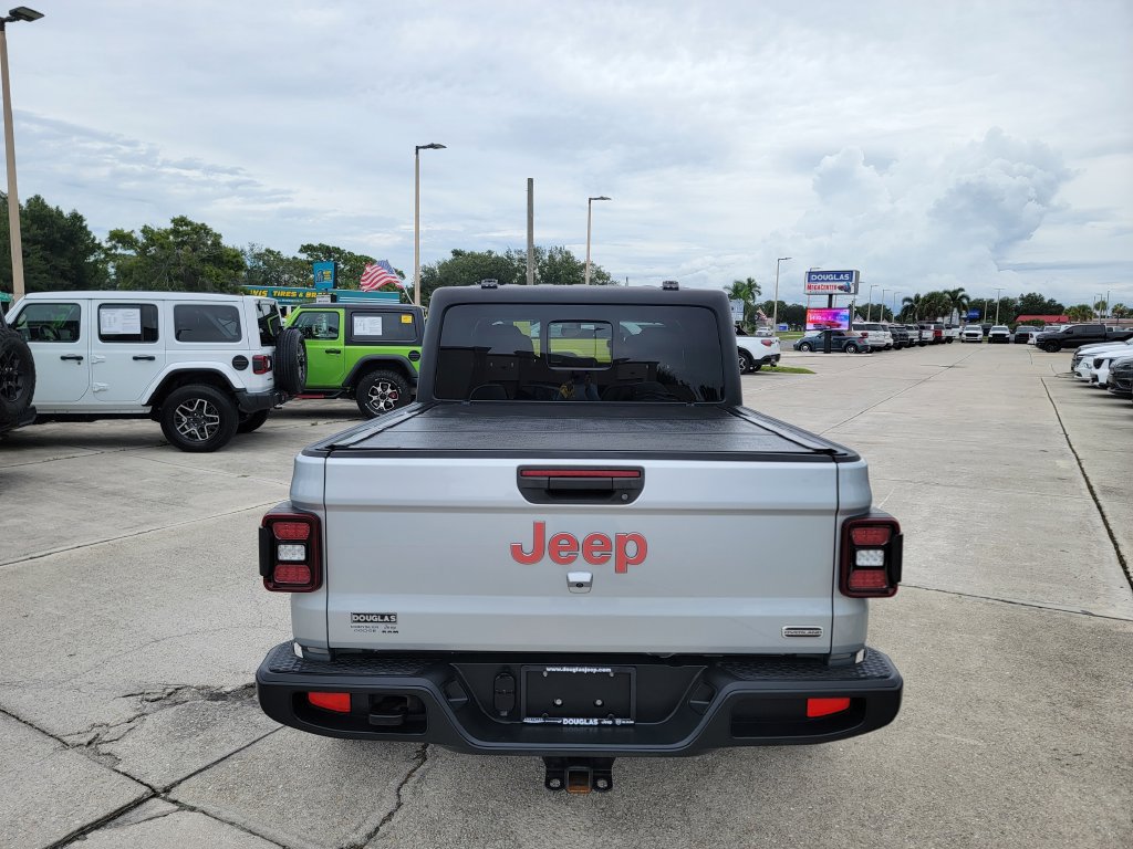 Used 2022 Jeep Gladiator Overland w/ Popular Equipment Package AWD/4WD image 4
