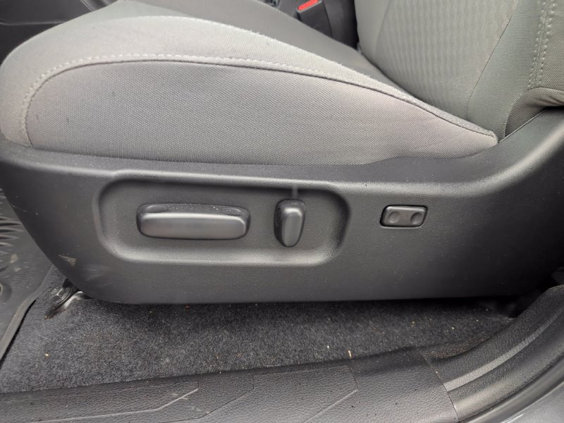 Used 2023 Toyota Tacoma SR5 AWD/4WD image 9