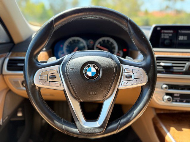 Used 2018 BMW 750i RWD image 19