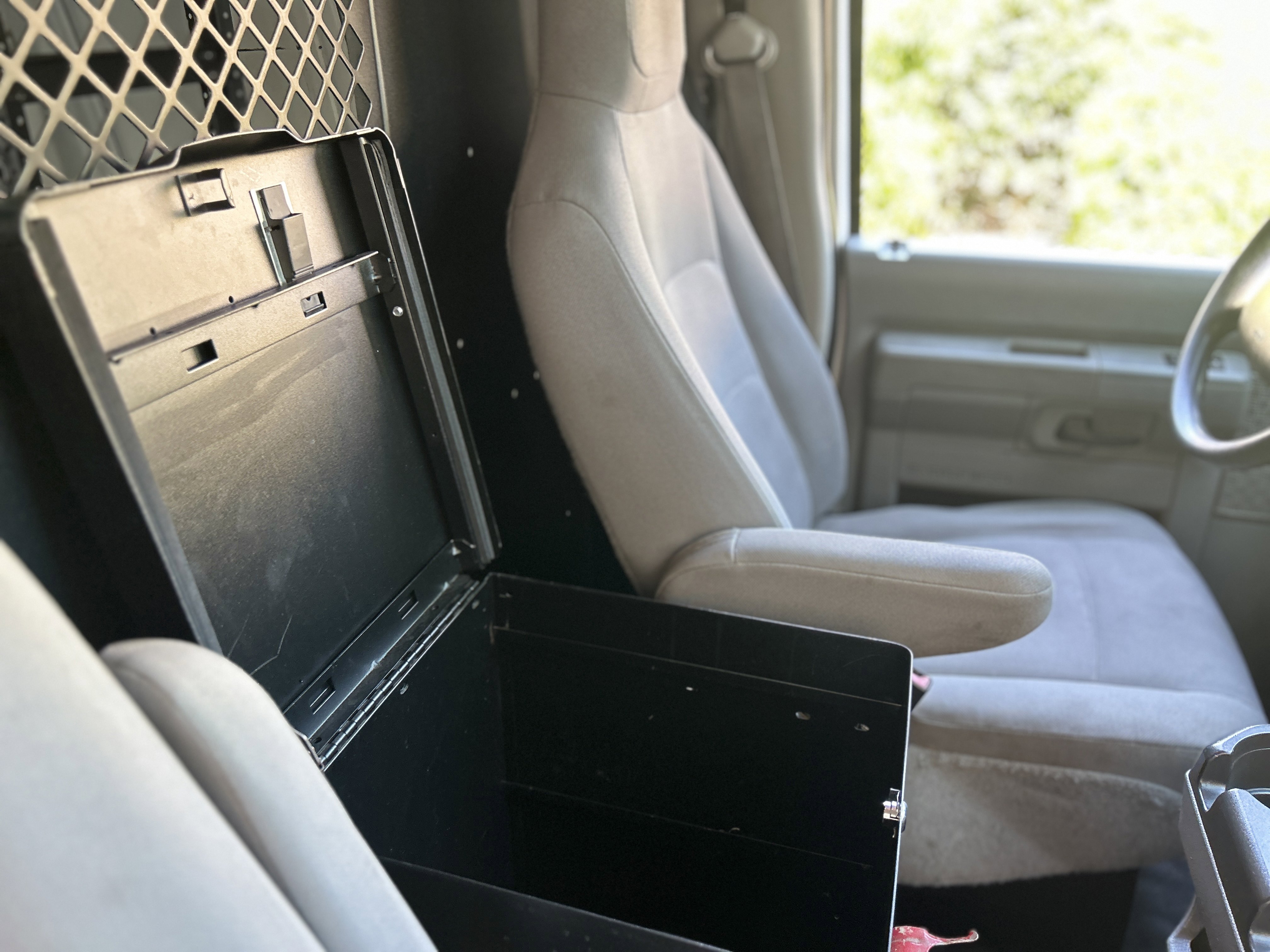 Used 2014 Ford E-150 and Econoline 150 w/ Power Group RWD image 23
