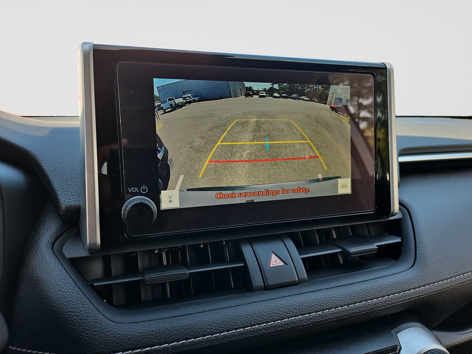 Used 2025 Toyota RAV4 XLE AWD/4WD image 28