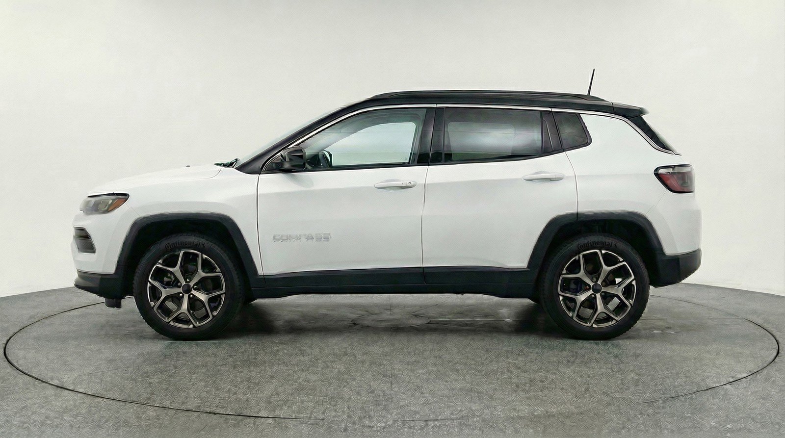 Used 2025 Jeep Compass Limited image 5