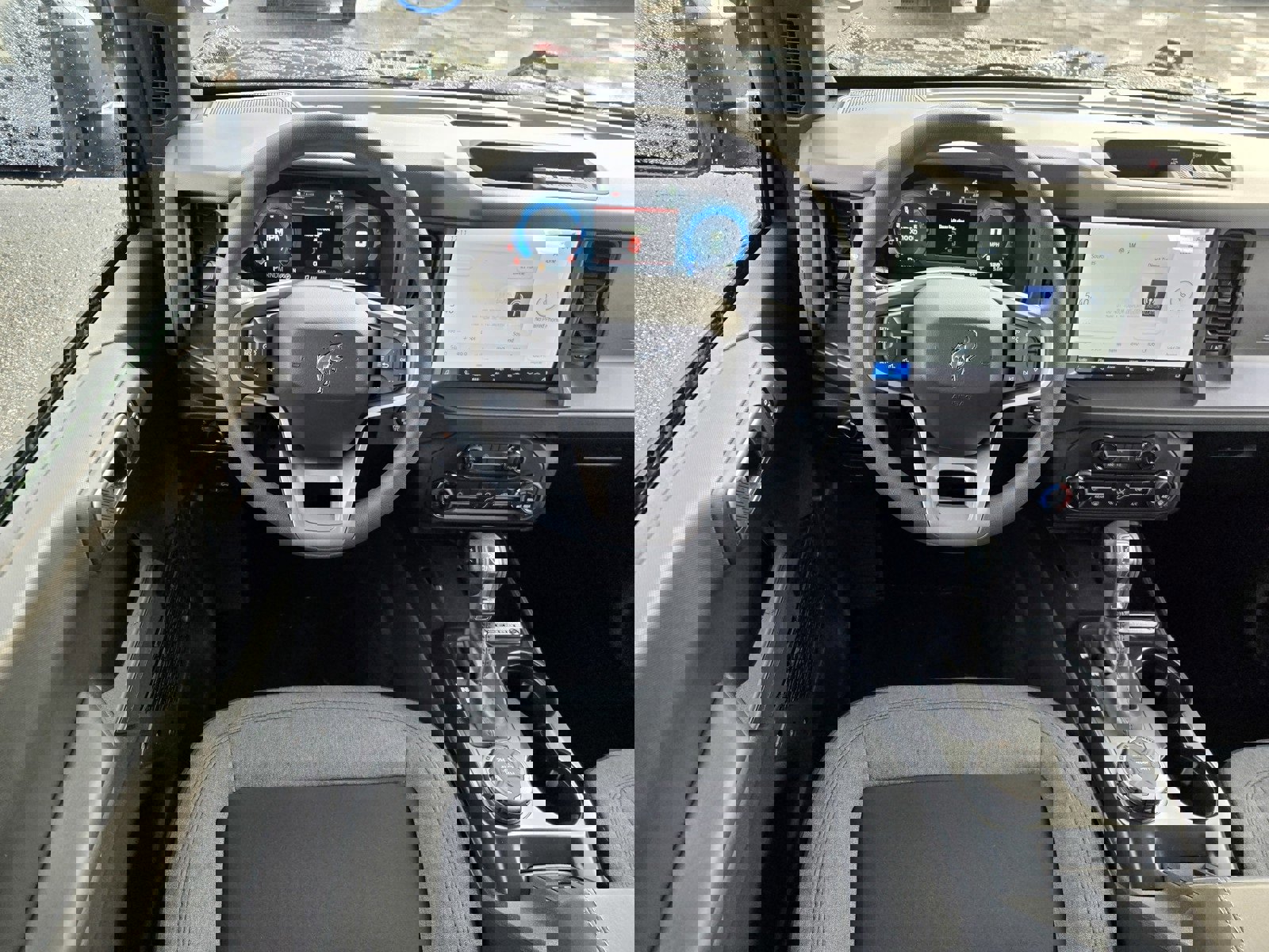 New 2025 Ford Bronco 4-Door image 7