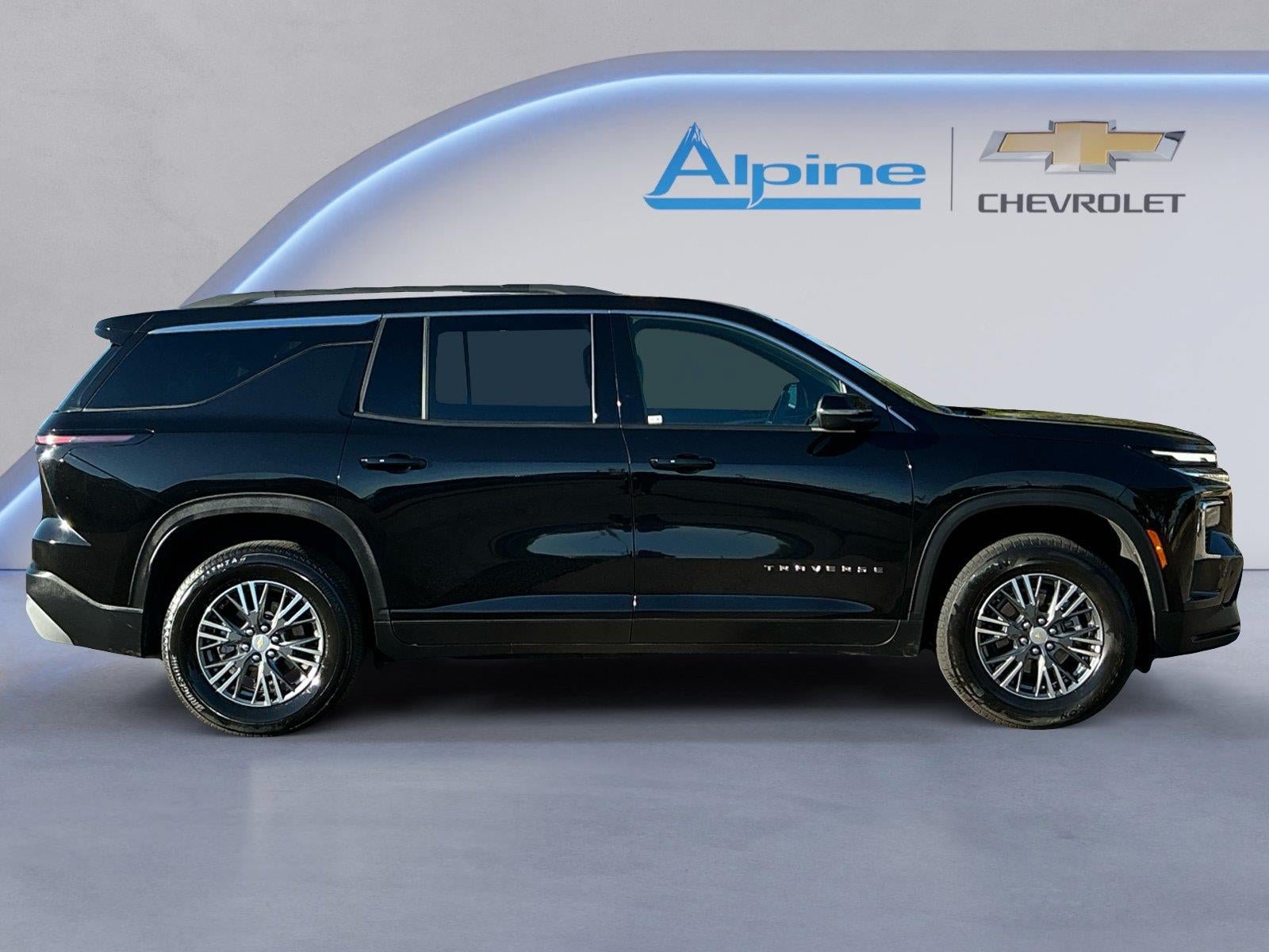 Used 2026 Chevrolet Traverse LT AWD/4WD image 6