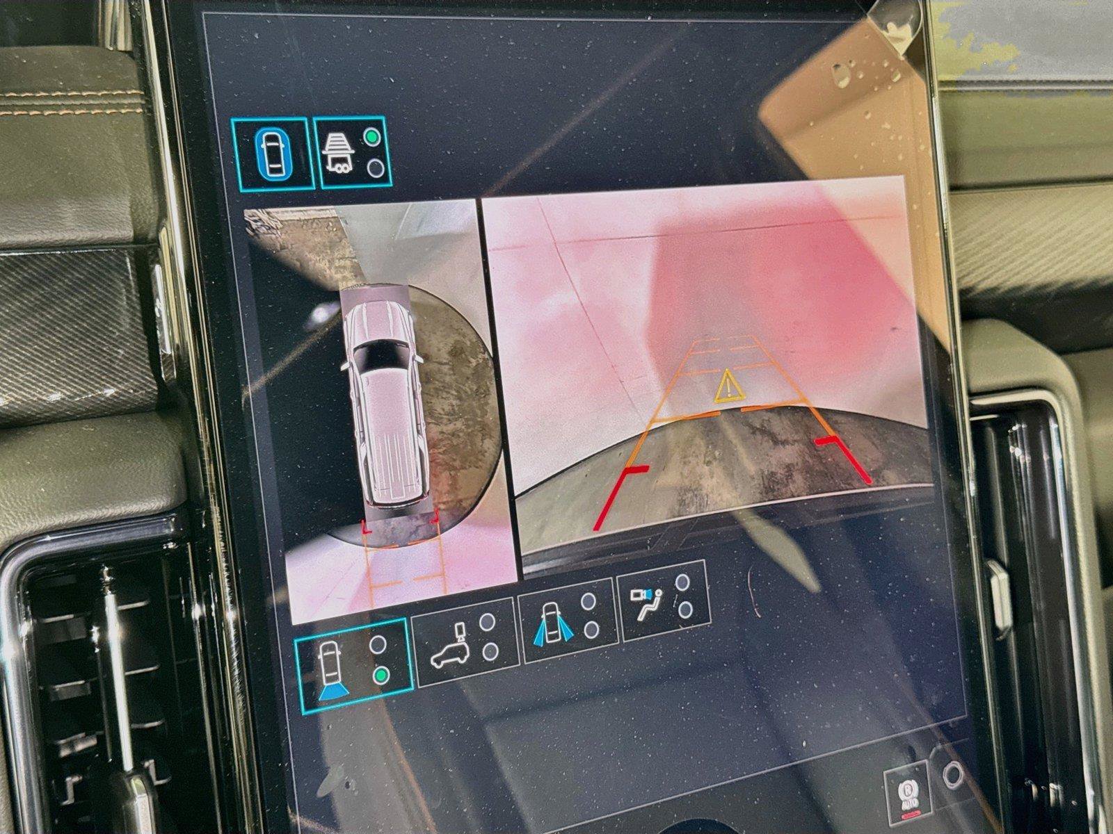 New 2026 GMC Yukon XL AT4 w/ AT4 Premium Package AWD/4WD image 9