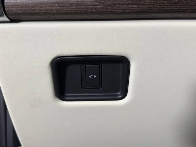 Used 2026 Land Rover Range Rover SE AWD/4WD image 29