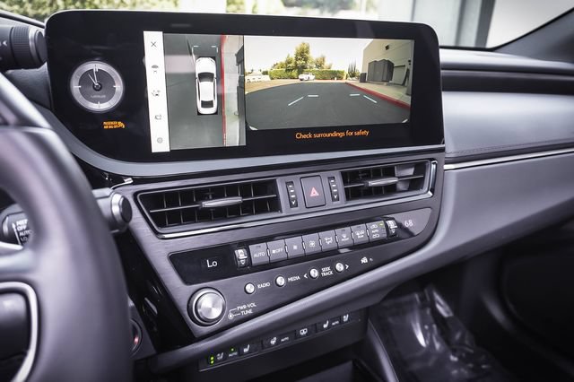 Certified 2025 Lexus ES 300h w/ Accessory Package (Z2) FWD image 16