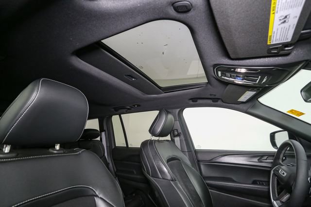 Used 2024 Jeep Grand Cherokee Altitude AWD/4WD image 18