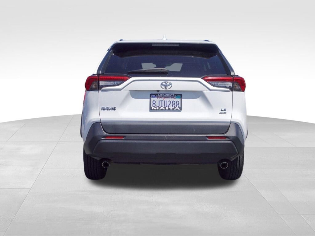Certified 2019 Toyota RAV4 LE image 4