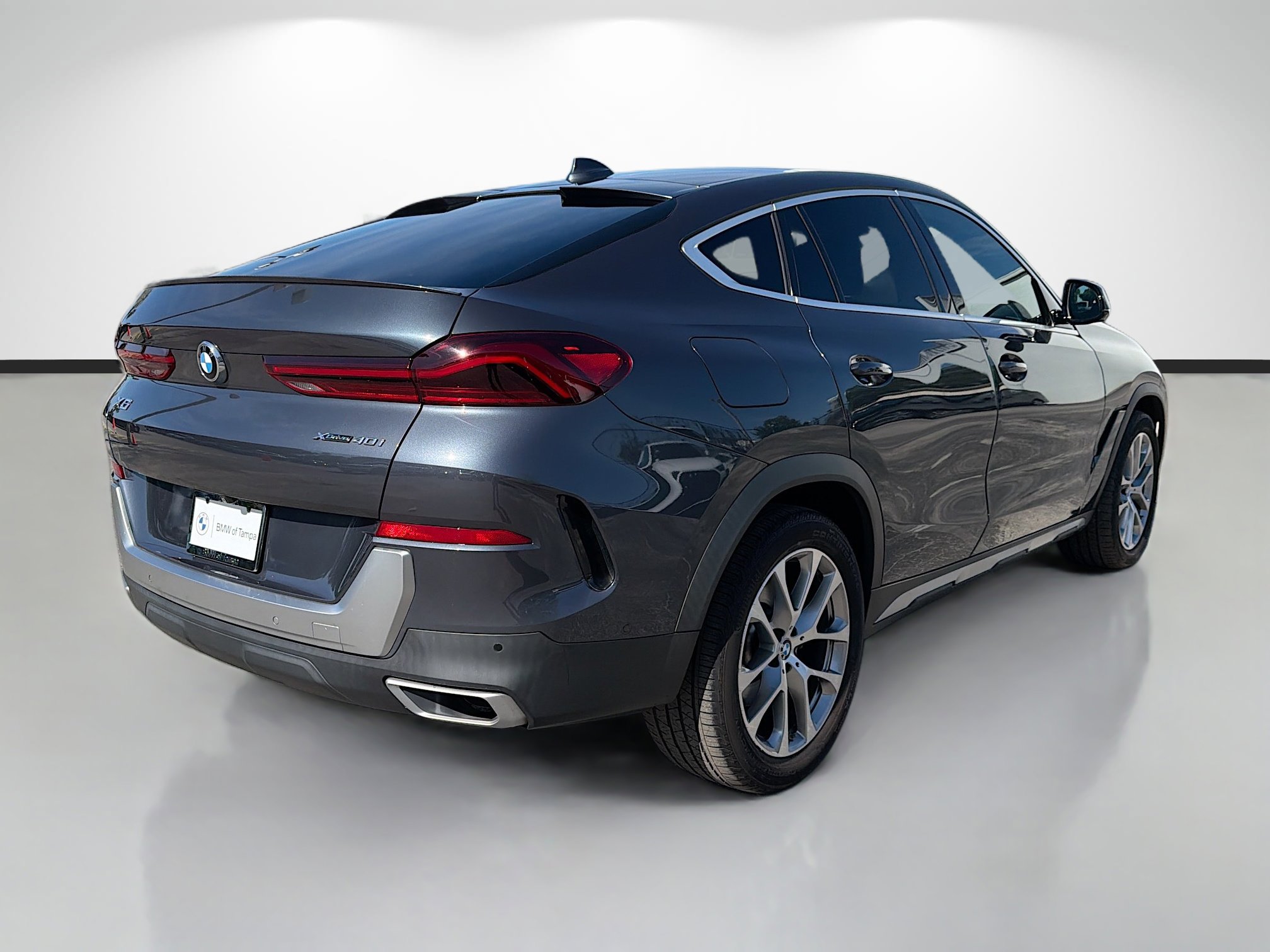 Used 2022 BMW X6 xDrive40i AWD/4WD image 3