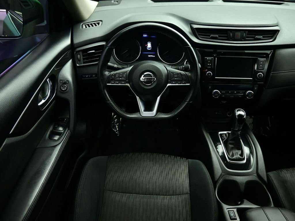 Used 2018 Nissan Rogue SV image 33