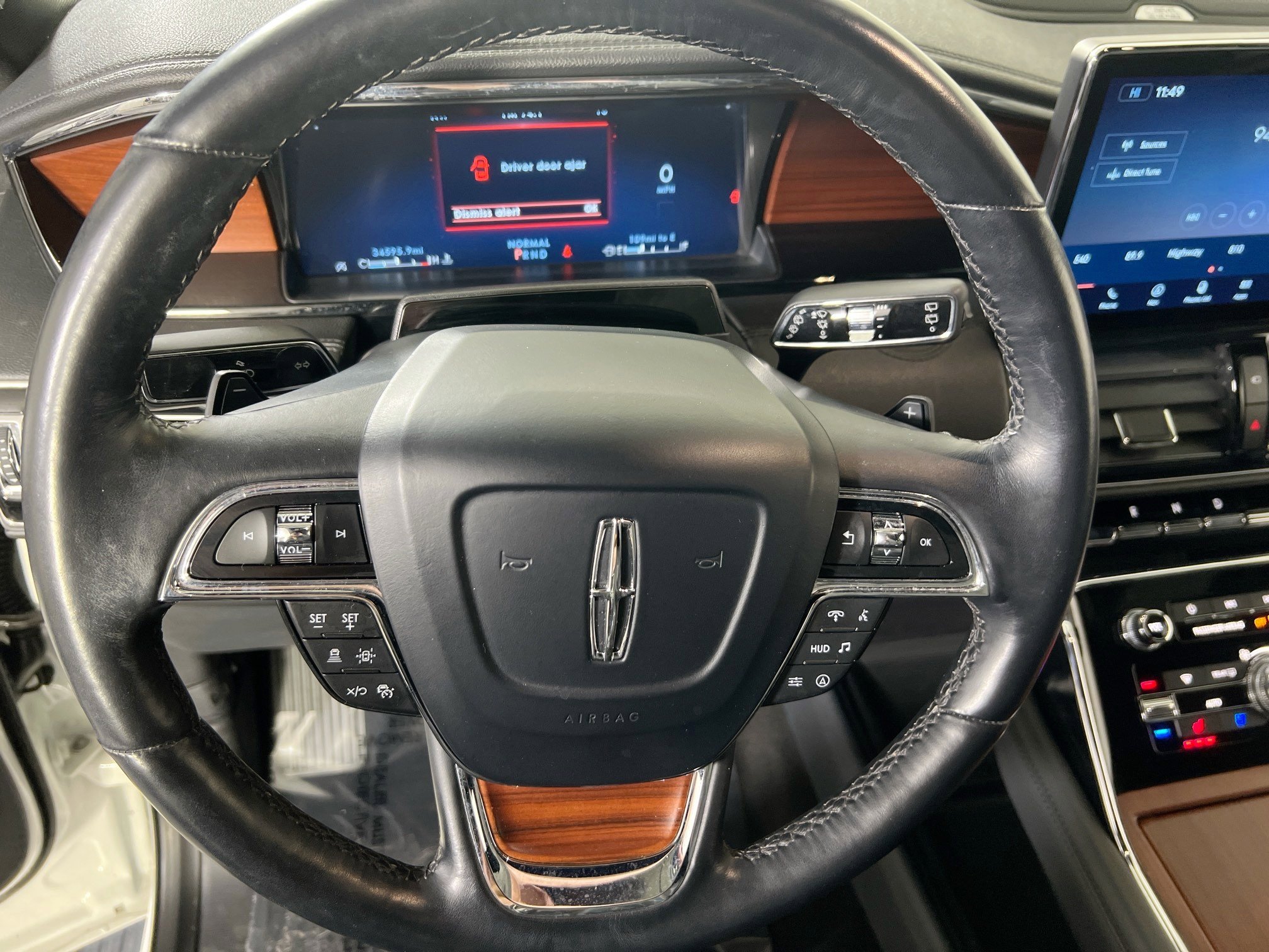 Used 2022 Lincoln Navigator Reserve image 11