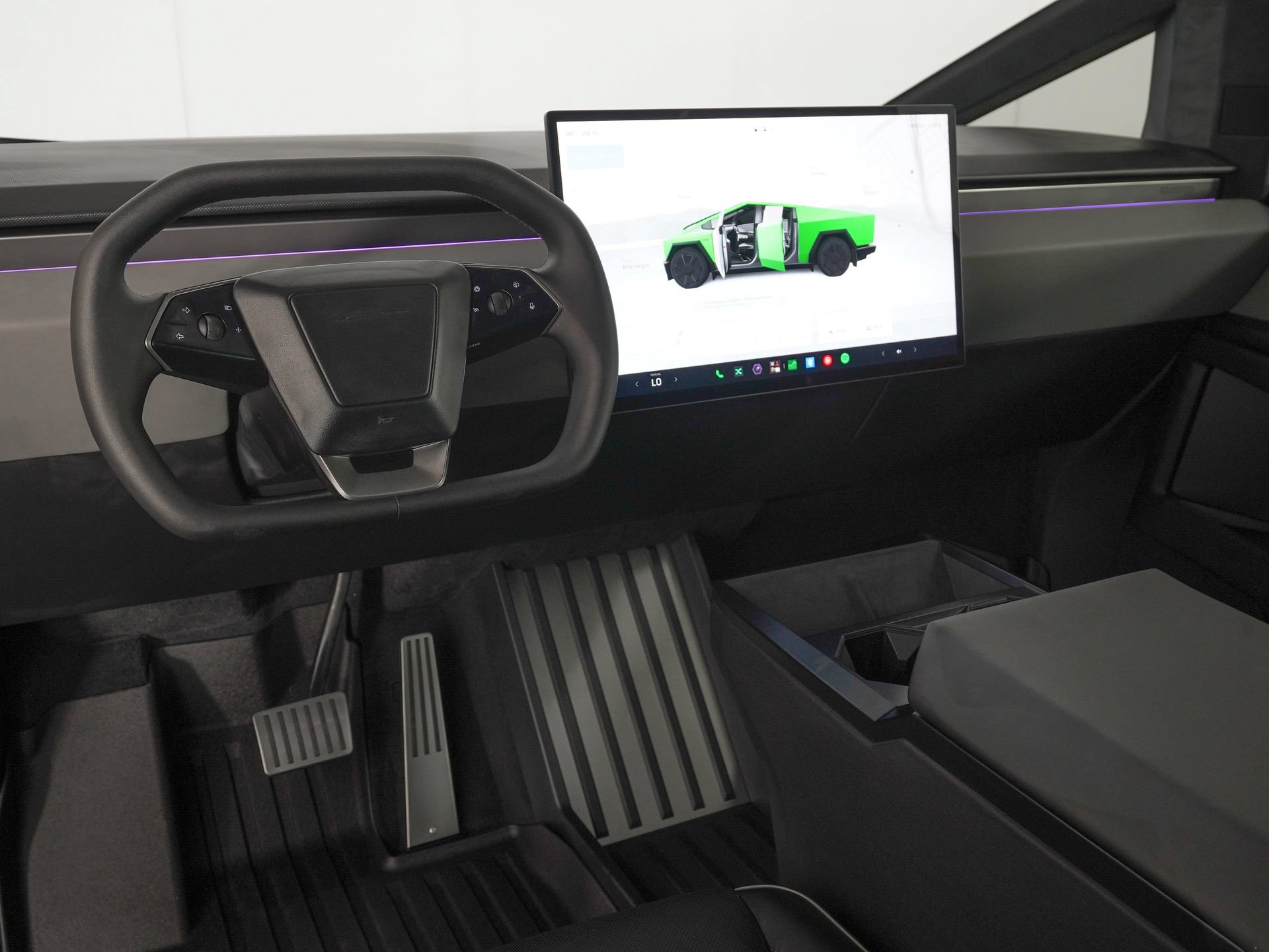 Used 2024 Tesla Cybertruck AWD Crew Cab image 15