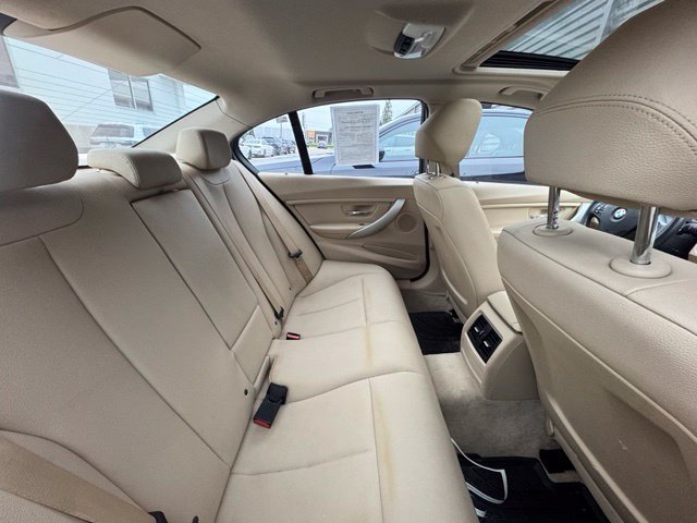 Used 2016 BMW 320i xDrive Sedan AWD/4WD image 9