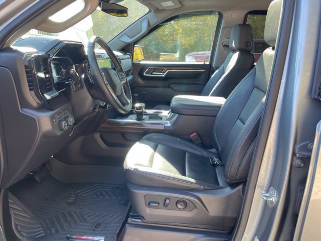 Used 2025 Chevrolet Silverado 1500 LT Trail Boss w/ Convenience Package II AWD/4WD image 39