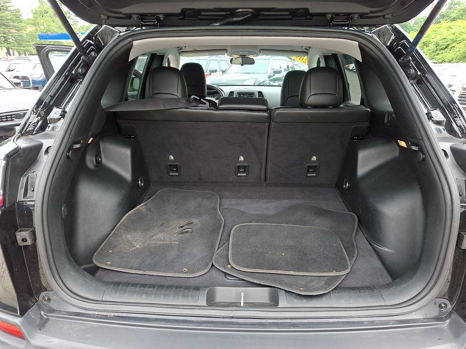 Used 2019 Jeep Cherokee Latitude Plus AWD/4WD image 28