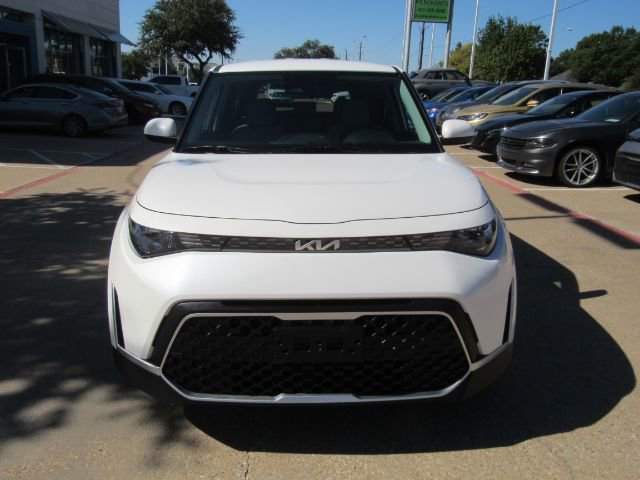 Used 2023 Kia Soul LX w/ LX Technology Package image 2