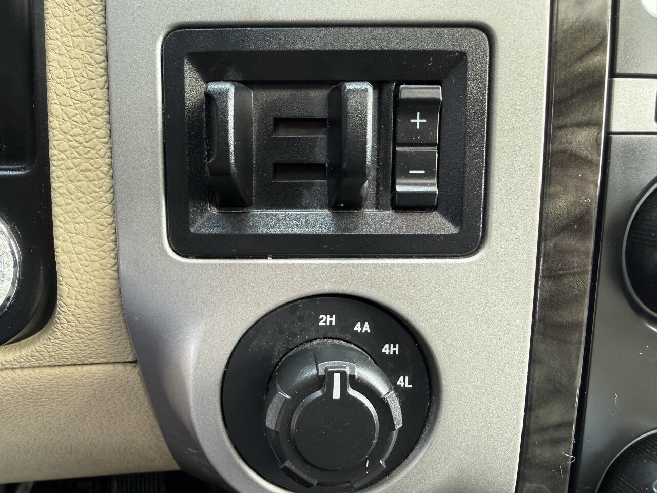 Used 2017 Ford Expedition EL Limited w/ Equipment Group 301A image 21