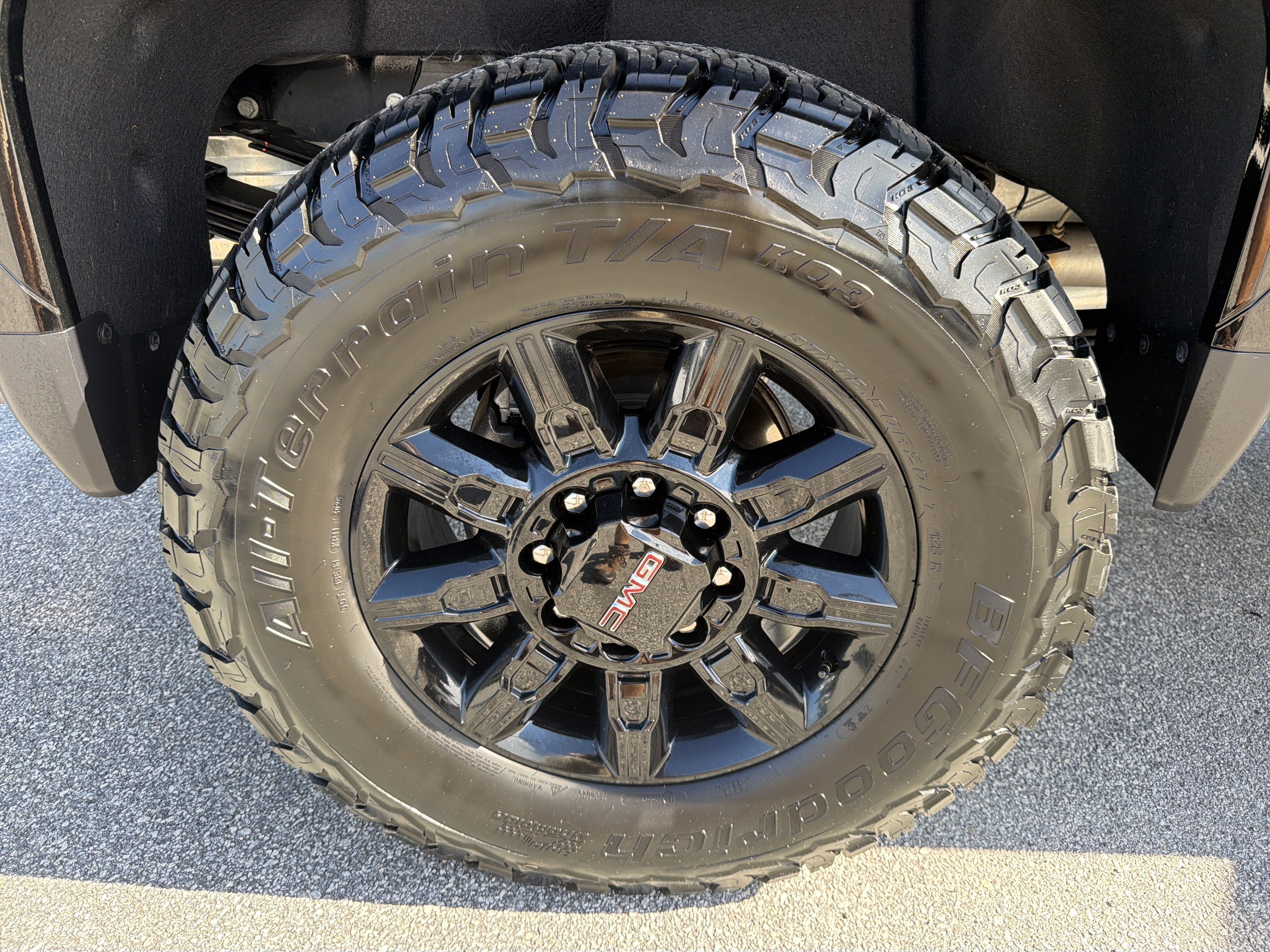 Used 2025 GMC Sierra 2500 AT4 w/ AT4 Premium Plus Package AWD/4WD image 18