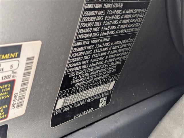 Used 2017 Land Rover Discovery First Edition image 24