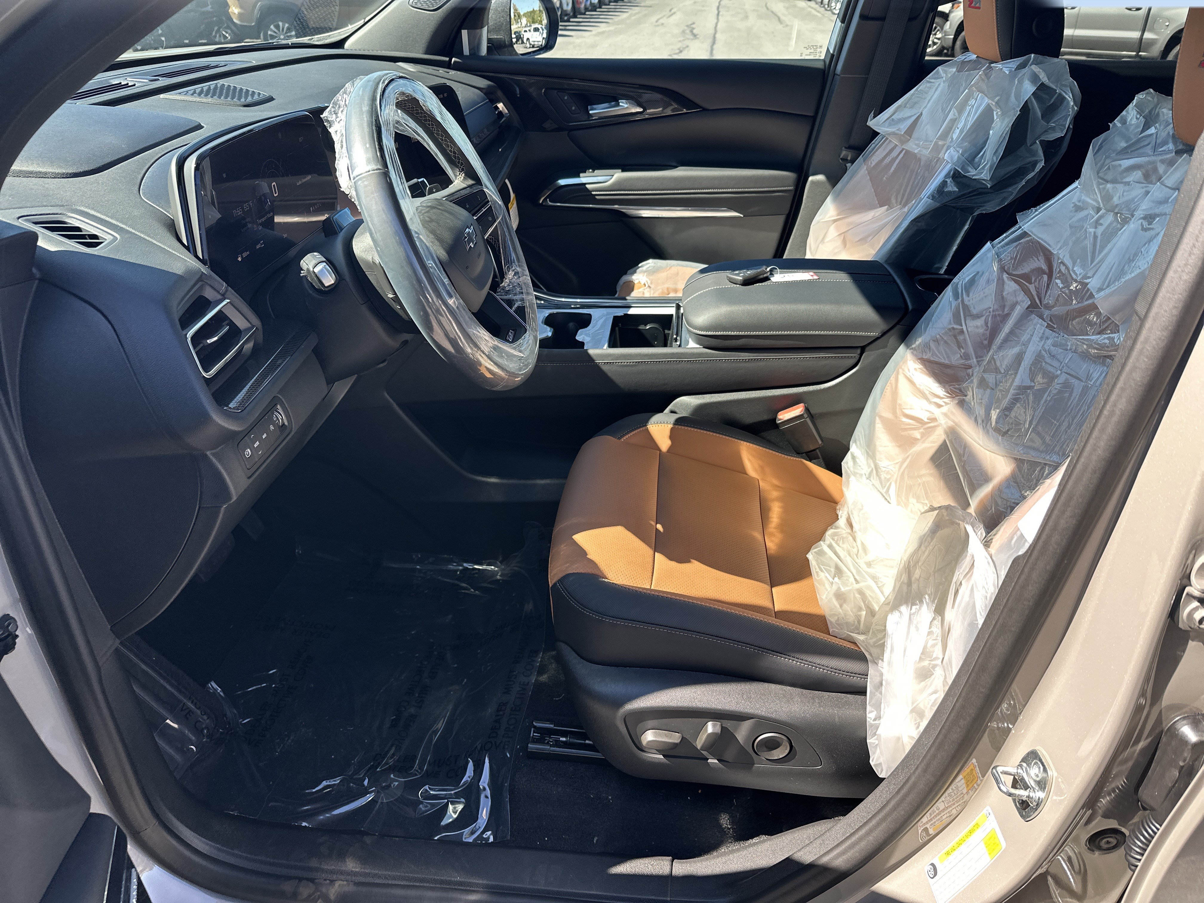 New 2027 Chevrolet Traverse Z71 w/ Enhanced Driving Package AWD/4WD image 11