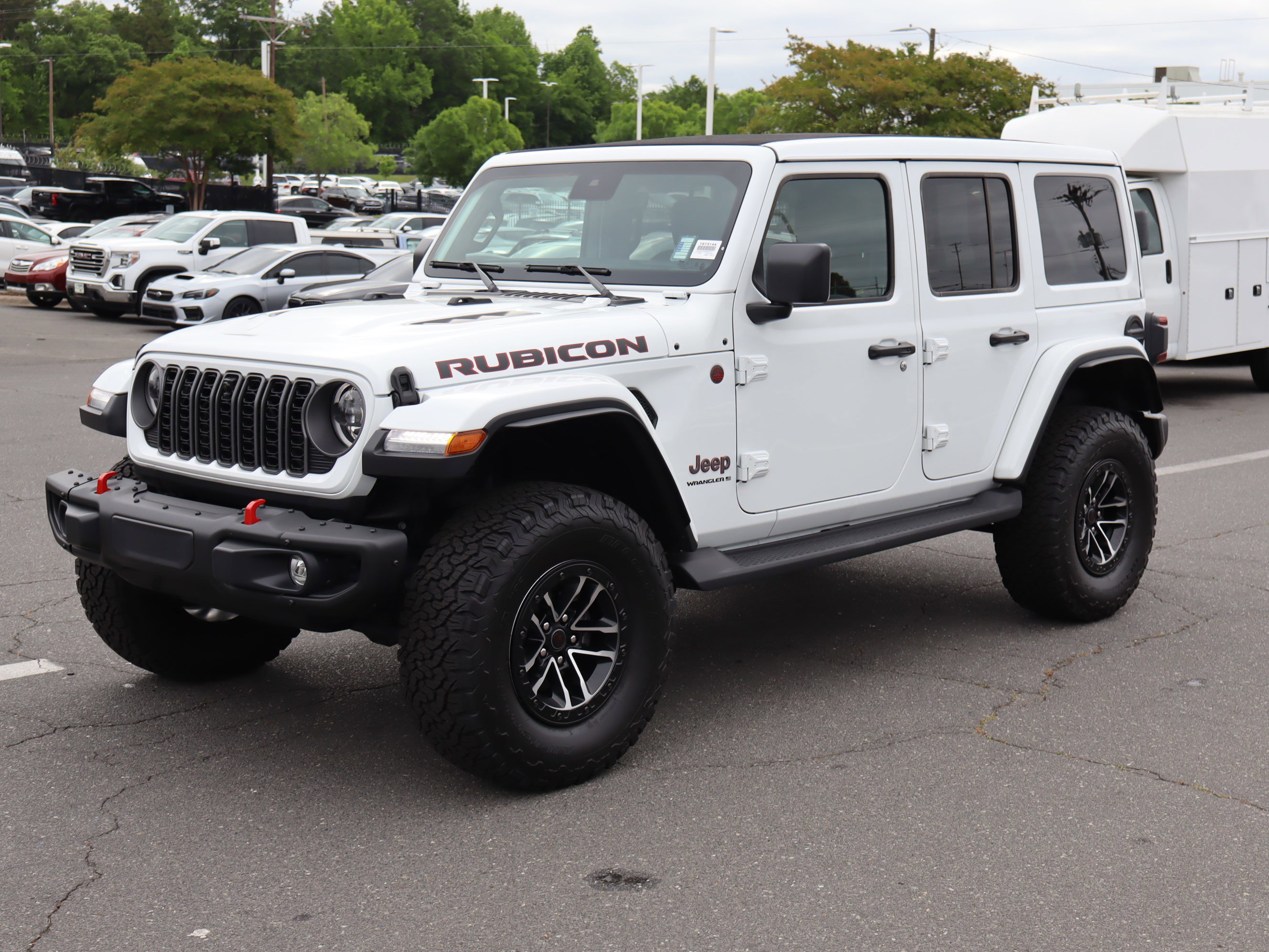 Used 2025 Jeep Wrangler Unlimited Rubicon AWD/4WD image 5