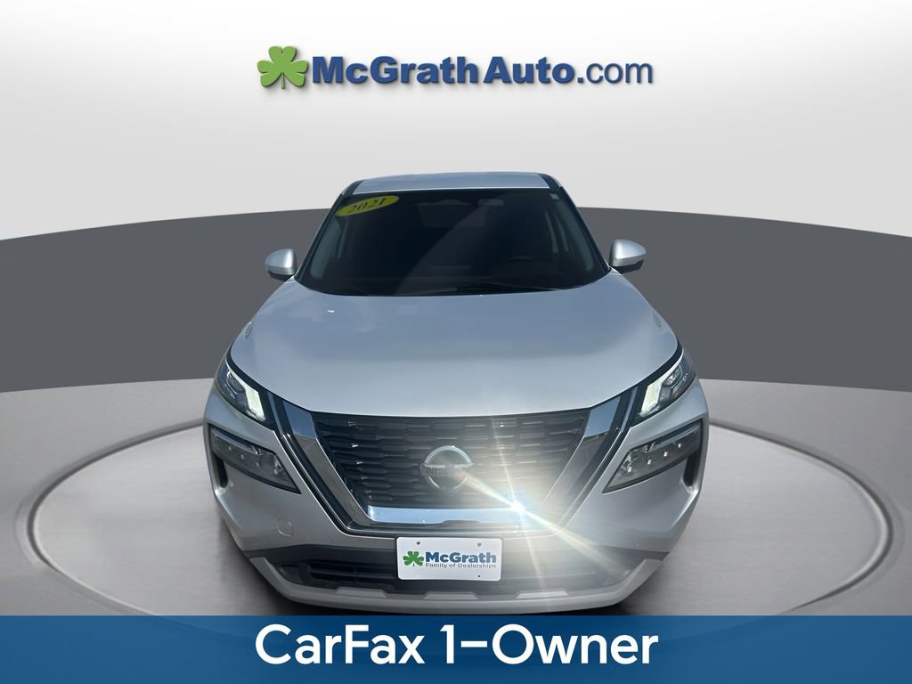 Used 2021 Nissan Rogue SV image 2