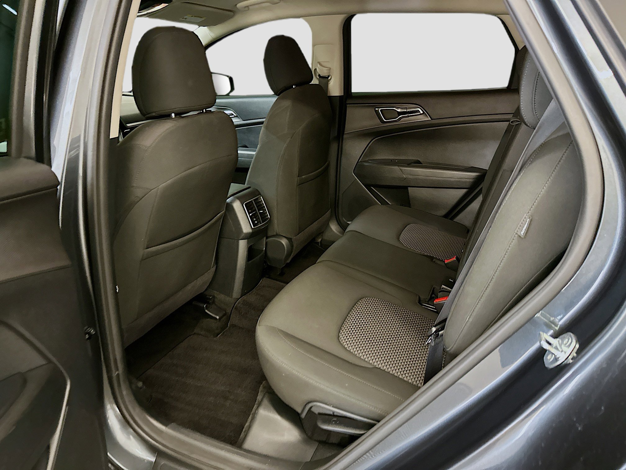 Used 2024 Kia Sportage LX image 28