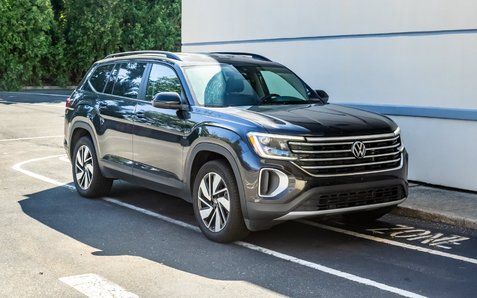 Used 2025 Volkswagen Atlas SE AWD/4WD image 9