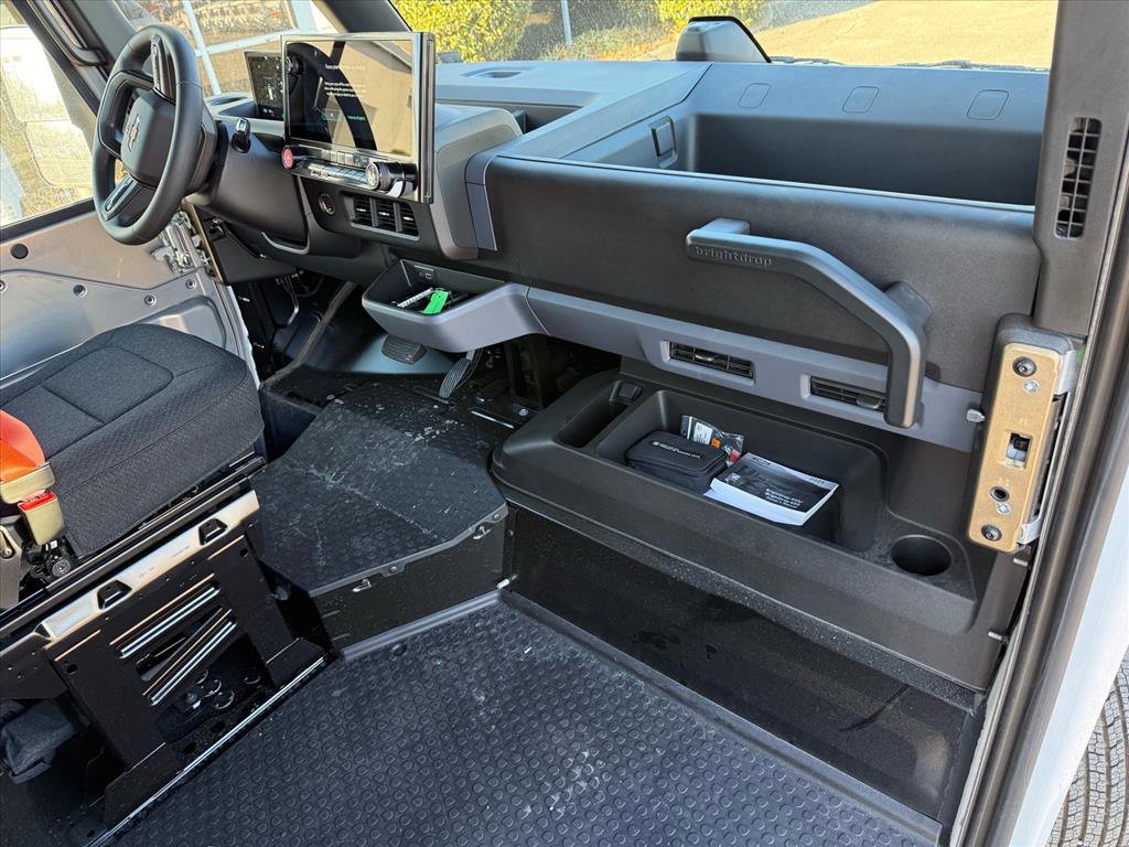 New 2025 Chevrolet Brightdrop 400 w/ Power Door Package image 13