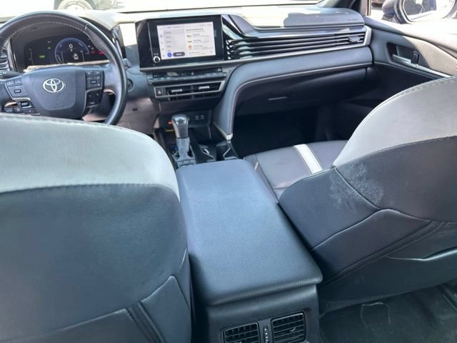 Used 2025 Toyota Camry SE FWD image 7