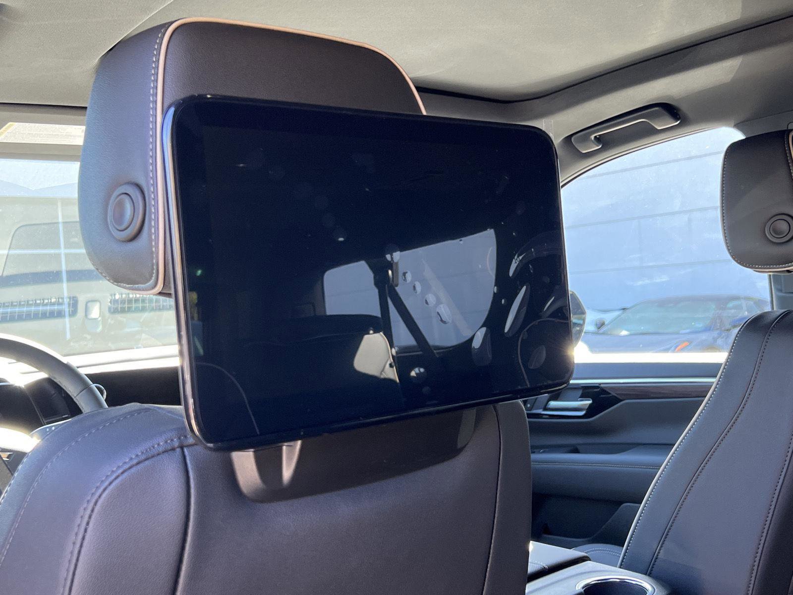 New 2026 Chevrolet Suburban Premier image 29