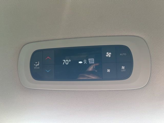 Used 2024 Chrysler Pacifica Touring-L FWD image 27